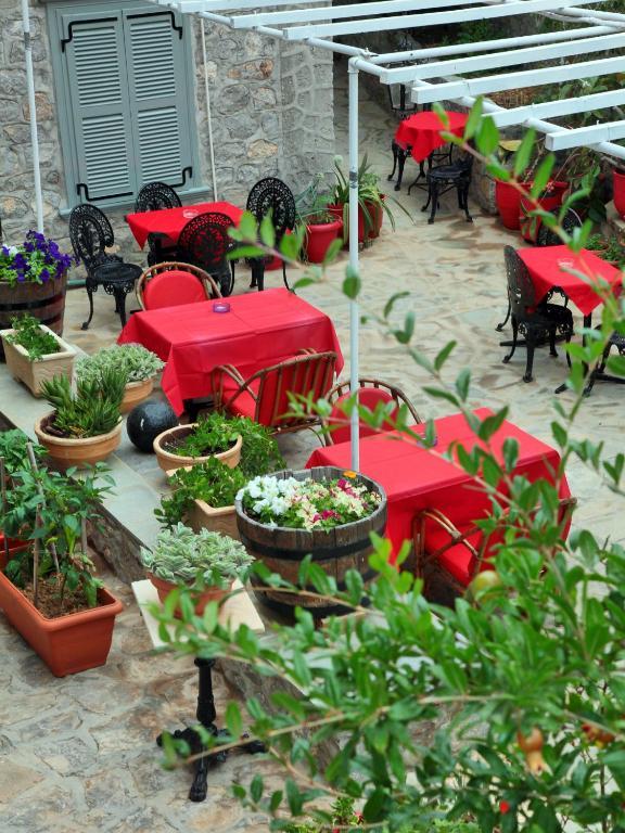 Theano Guesthouse Идра Экстерьер фото