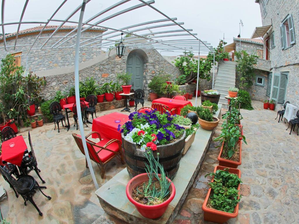 Theano Guesthouse Идра Экстерьер фото