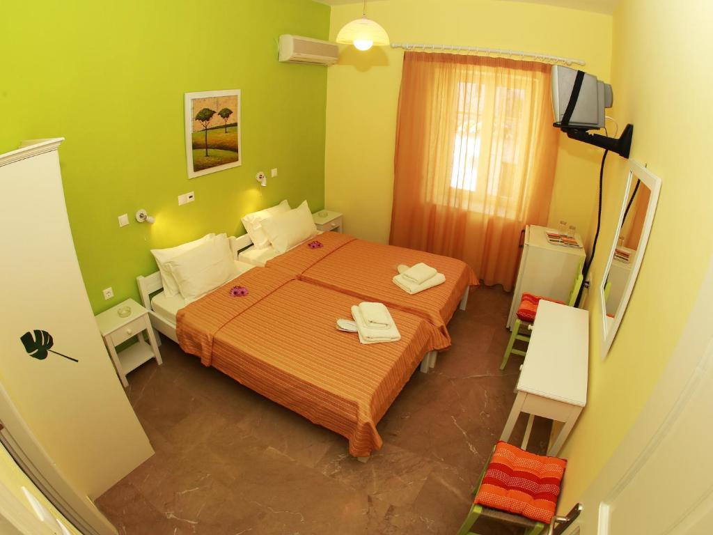Theano Guesthouse Идра Экстерьер фото