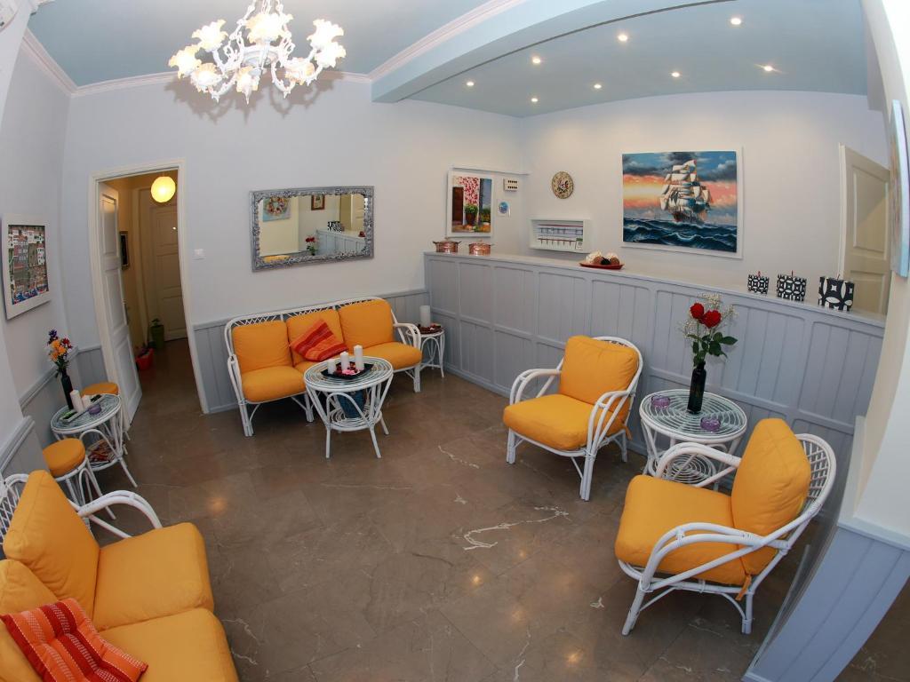 Theano Guesthouse Идра Экстерьер фото